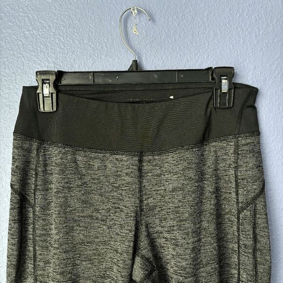 Women's TEK GEAR Black & White Mid Rise Capri Leggings Running Workout Fitness M - Picture 4 of 6